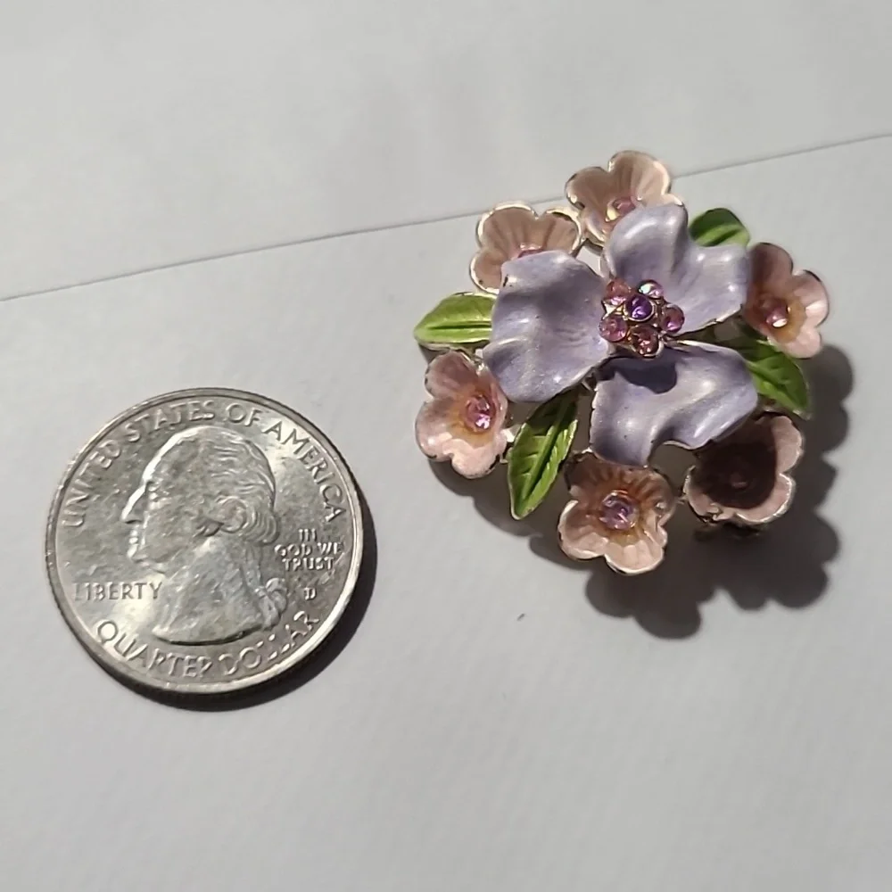 vintage Floral purple pink enamel flower brooch‎ with rhinestones & green leaves